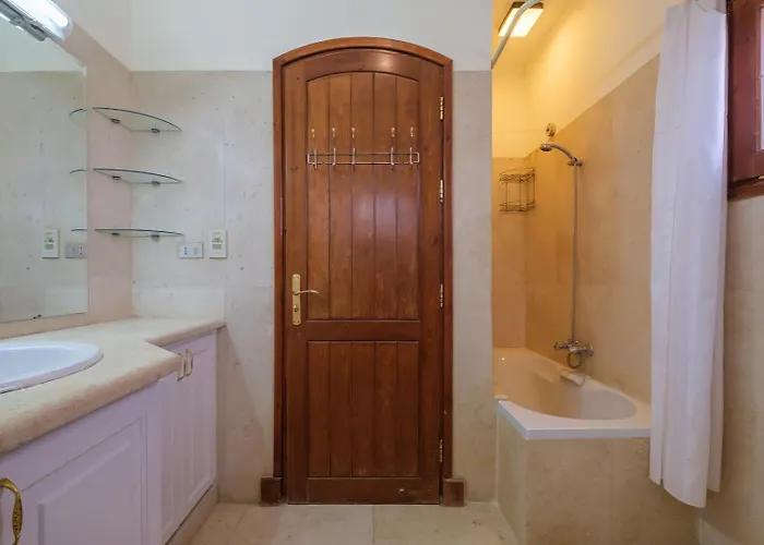 Ferienhaus Serene 4br • Authentic West Golf Hurghada